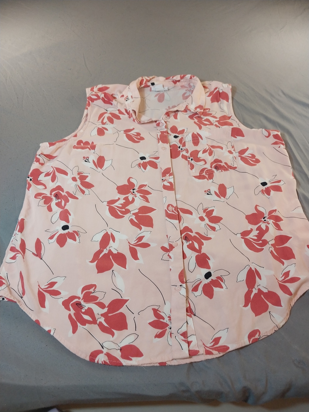 Liz Claiborne Floral Sleeveless Button-Down Blouse #250